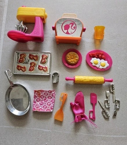 Vintage Barbie Dreamhouse Kitchen Mixer Toaster Rolling Pin Cookie Accessory Set
