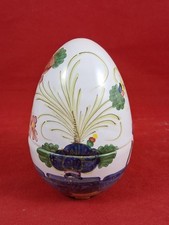 Uovo ciotola in ceramica di Faenza decoro garofano firma autore