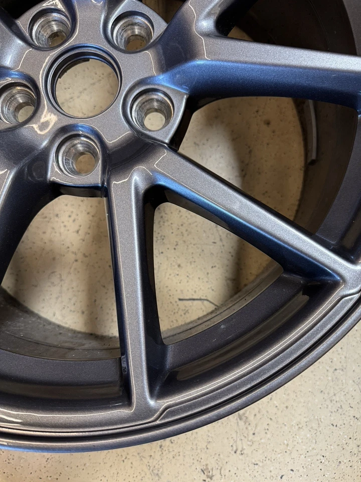 Tesla Model 3  2021  18 x 8.5 OEM  Charcoal  Rim Wheel  104426100A 95159 W11073 - Image 4 of 4