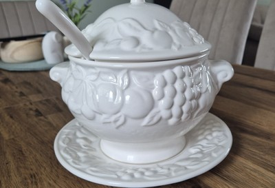St Michael M&S Terrine mit Deckel und Doppelhenkel 4-tlg. Set erhaben Obst Deko