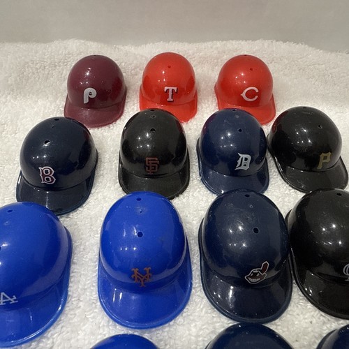 Lot of 19 Vintage LAICH MLB Baseball Mini Helmets Gumball Collector Pieces - Picture 5 of 6