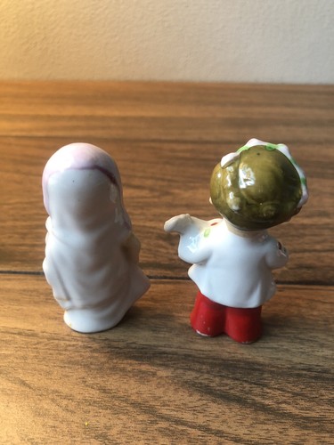 Vintage middle eastern man and woman 2 1/2 inches high stamp Japan Ceramic - Picture 8 of 13