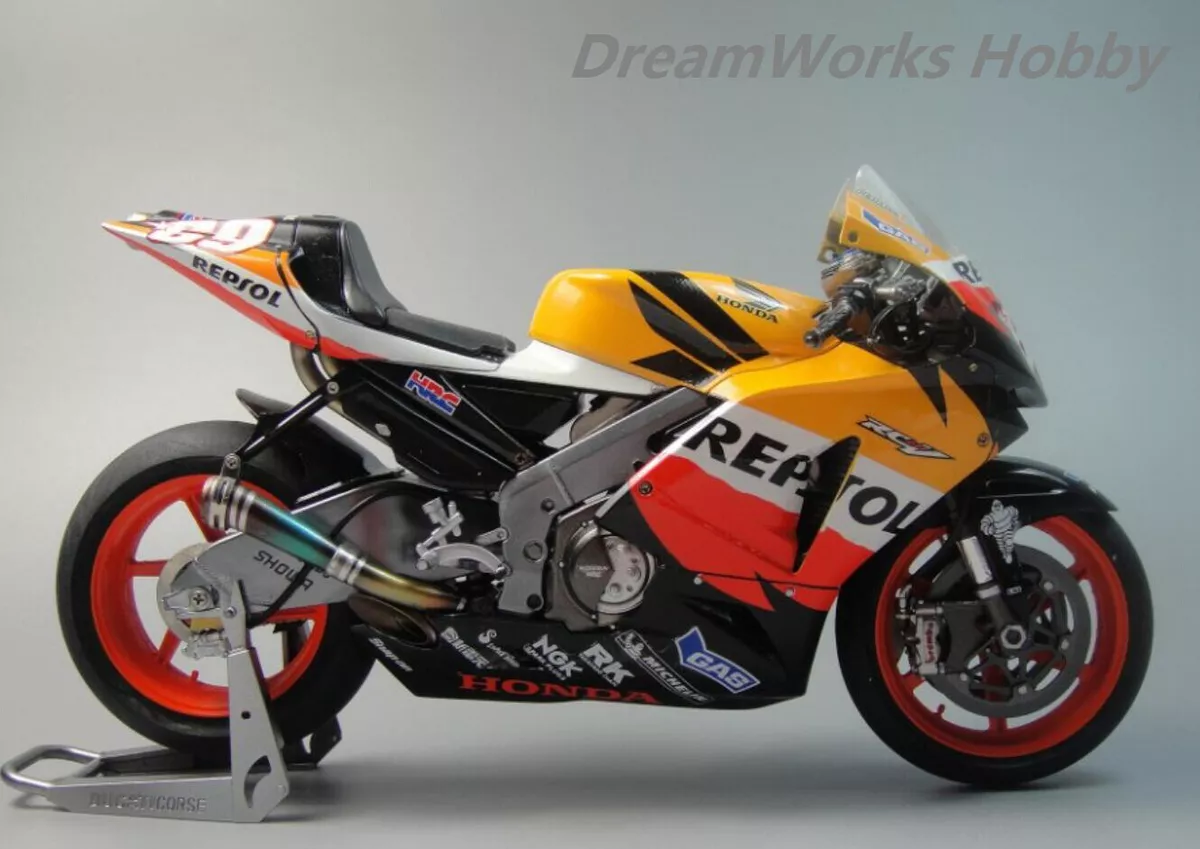 Award Winner Built Tamiya 1/12 Repsol Honda RC211V'06 Moto GP +2 xMetal Set