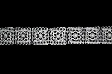 Unotrim 1.25" White Cuttable Floral Squares Venice Lace Trim DIY Crafts By Yard