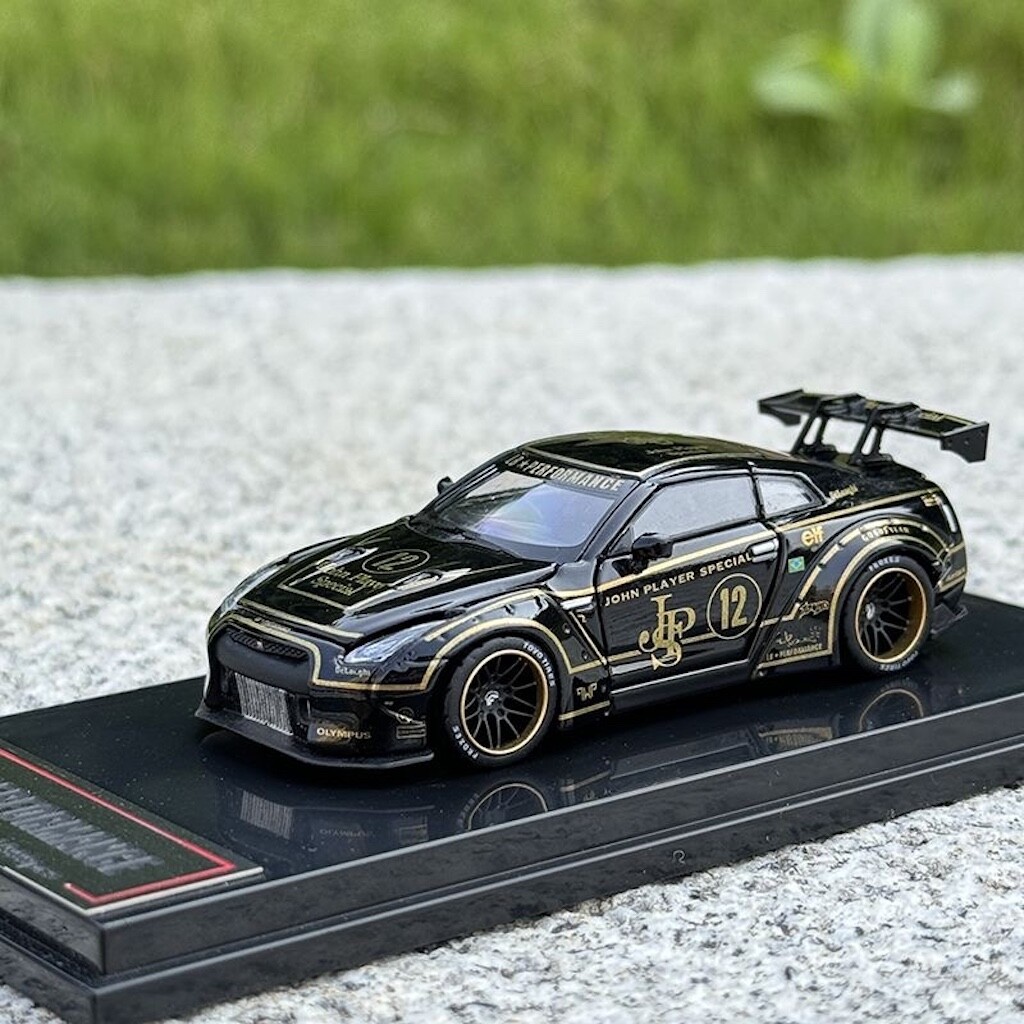 OT 1:64 JDM Black Gold GTR R35 LB Racing Sports Model Diecast Metal Car