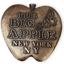 Vintage Bergamot The Big Apple Brass Belt Buckle New York X-25 Commemorative