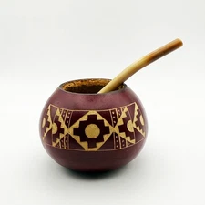 Argentinian Hand-Carved Yerba Mate Gourd with Bombilla – Traditional Artisan Cup