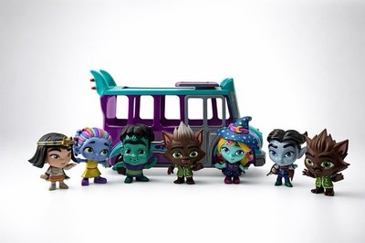 Hasbro Netflix Super Monsters Lot GrrBus with Lights/Sounds & 7 Action Figures