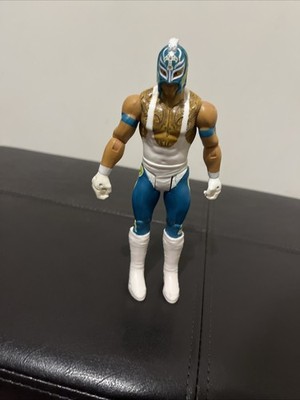 WWE Rey Mysterio Basic Action Figure (Can kick legs every time u move them far)