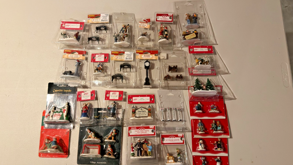 Toats Tos Christmas Village Figurine Accessory Lot 40+ Pc Lemax Holiday Time Toys ...