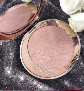 charlotte tilbury hollywood superstar glow highlighter