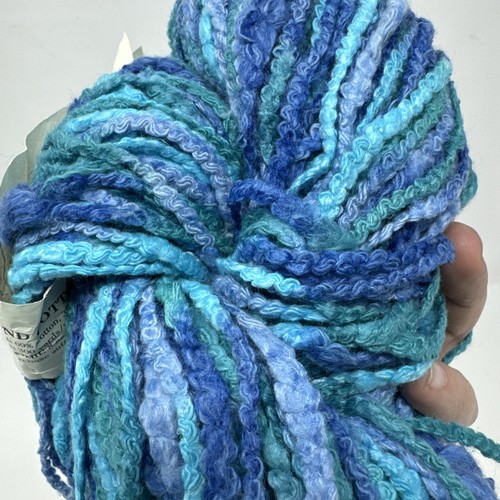 Ironstone Island Cotton & Rayon Blue Hues Boucle Super Bulky 300 yds Yarn 1 Hank - 第 7/10 張圖片