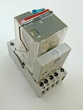 ABB CR-U110DC2L Relay 1SVR405621R8100 Relay 110VDC 240VAC 10A CR-U21 CR-U2S