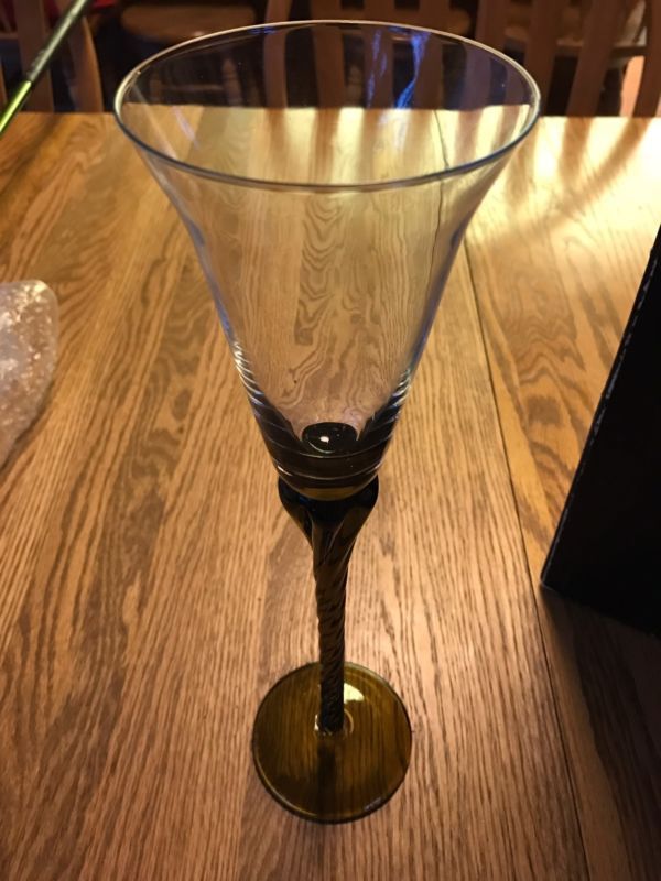 NEW 4 Piece Set BOMBAY & Co. Amber Champagne Flutes Stemware Glassware Twist NIB