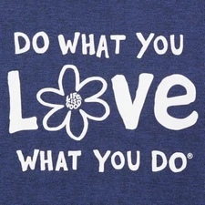 Medium NWT Women's Life is Good Do What You Love Daisy LW Dk Blue Active Tee