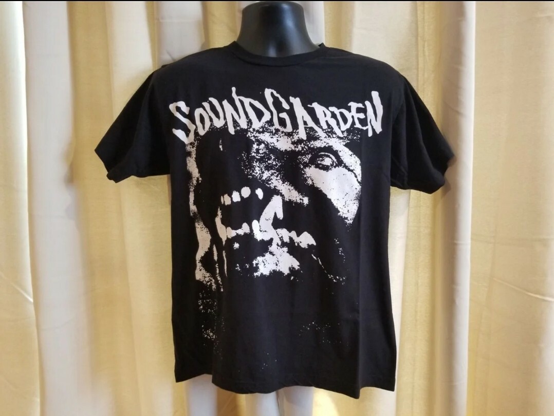 Soundgarden: 2011 Concert Tour T Shirt, Black, Rare | eBay Soundgarden: 2011 Concert Tour T Shirt, Black, Rare | eBay