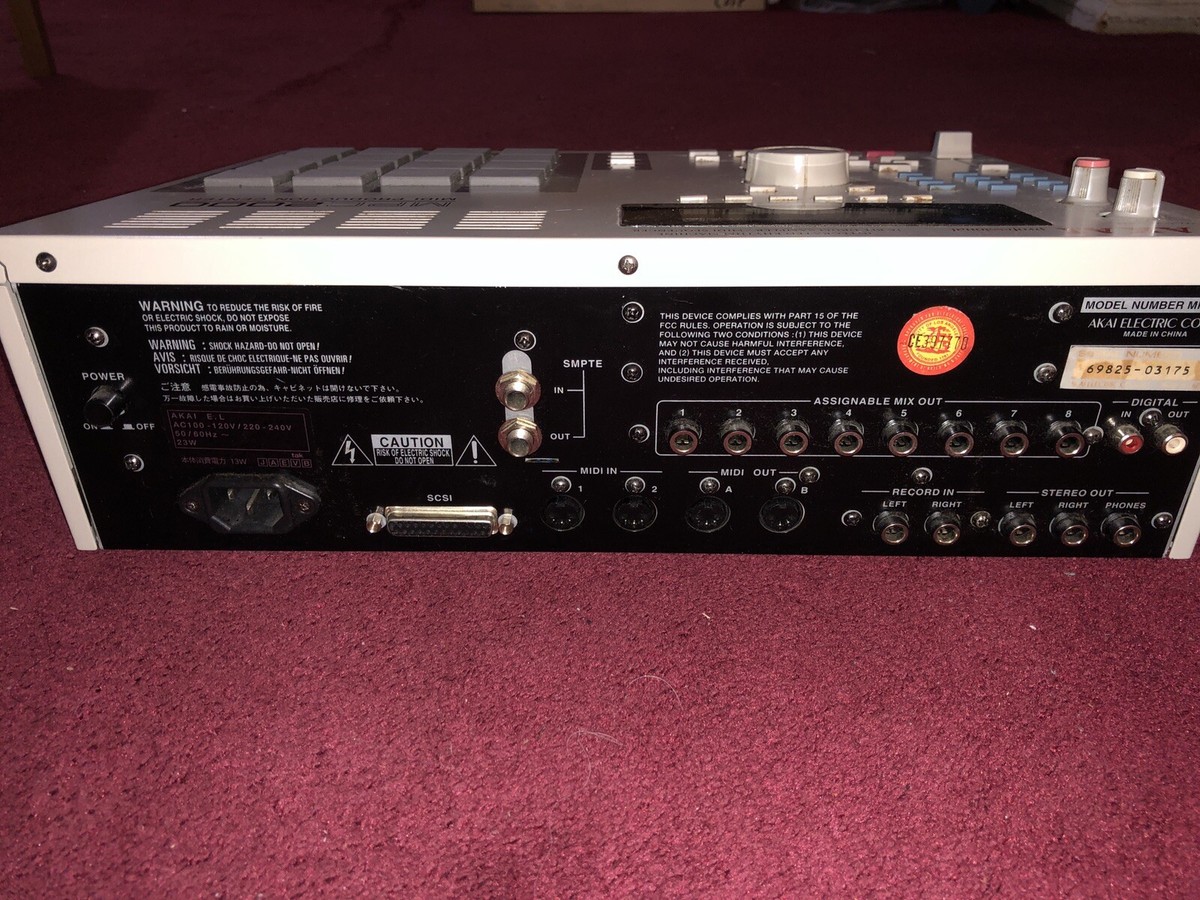 AKAI MPC 2000 【動作確認済み】 s-l1200.jpg