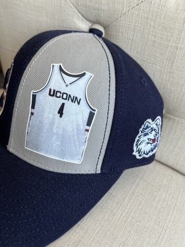 NEU UCONN Basketball StrapBack bestickte marineblaue Mütze * Einheitsgröße - Bild 2 von 7