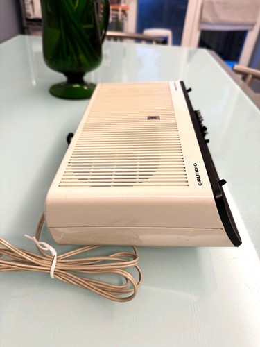 Grunding Radiosveglia SonoClock 15A Vintage Radio Alarm Germany 1974 - Foto 3 di 7