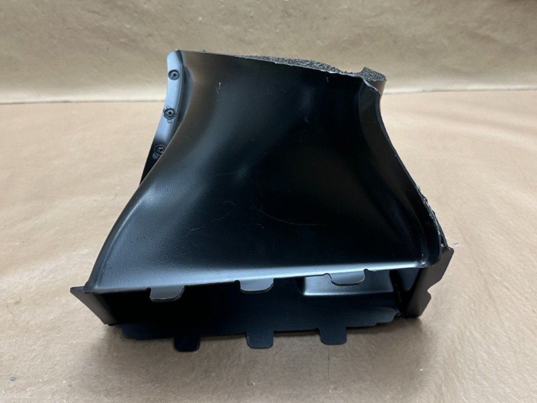 2018-2023 ASTON MARTIN VANTAGE RIGHT RH AUXILIARY RADIATOR AID GUIDE DUCT OEM