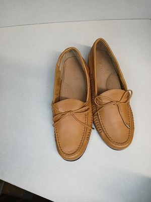 array Slip On womens shoes Size 9M  (E9)