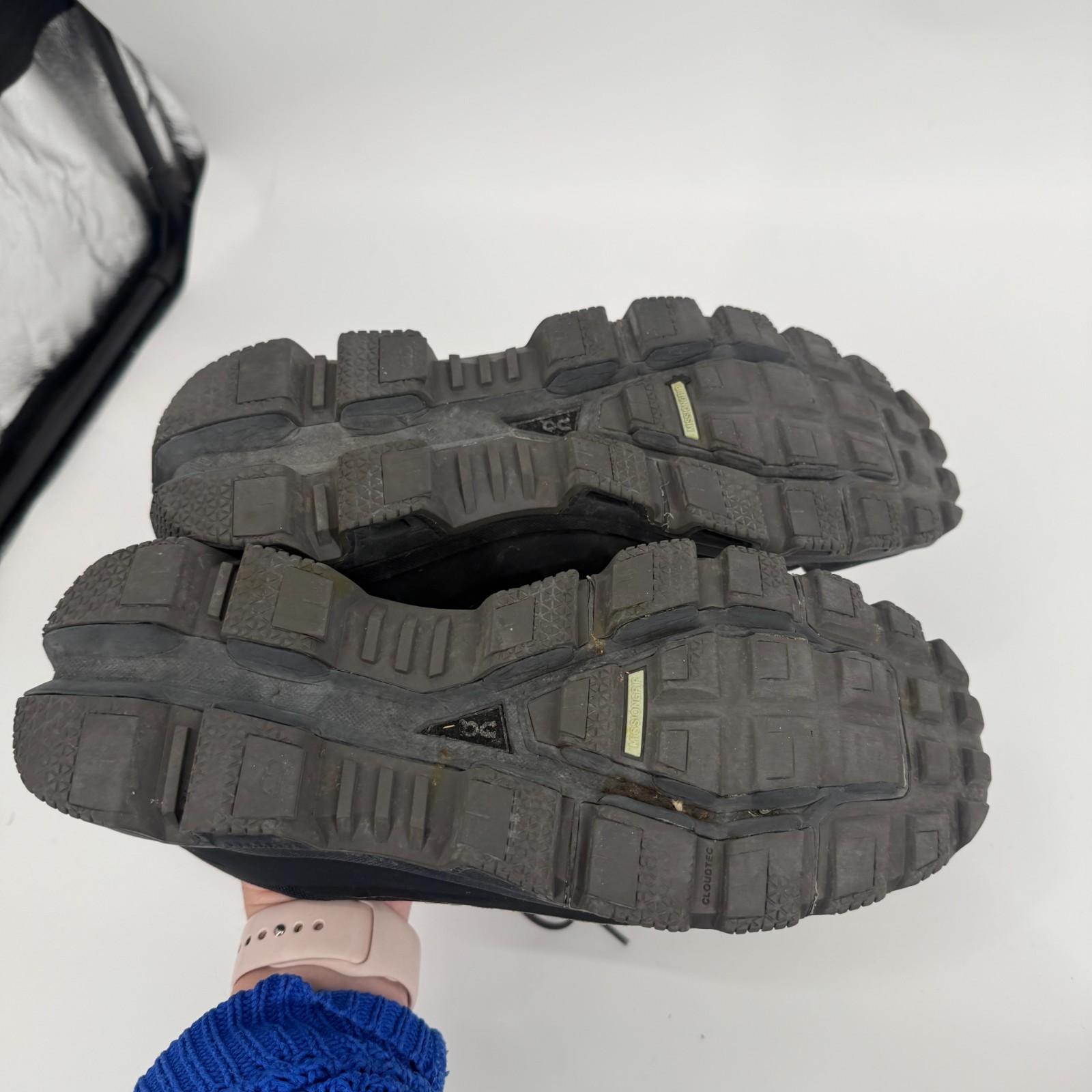 On Cloud Cloudventure Waterproof Black Running Tr… - image 8