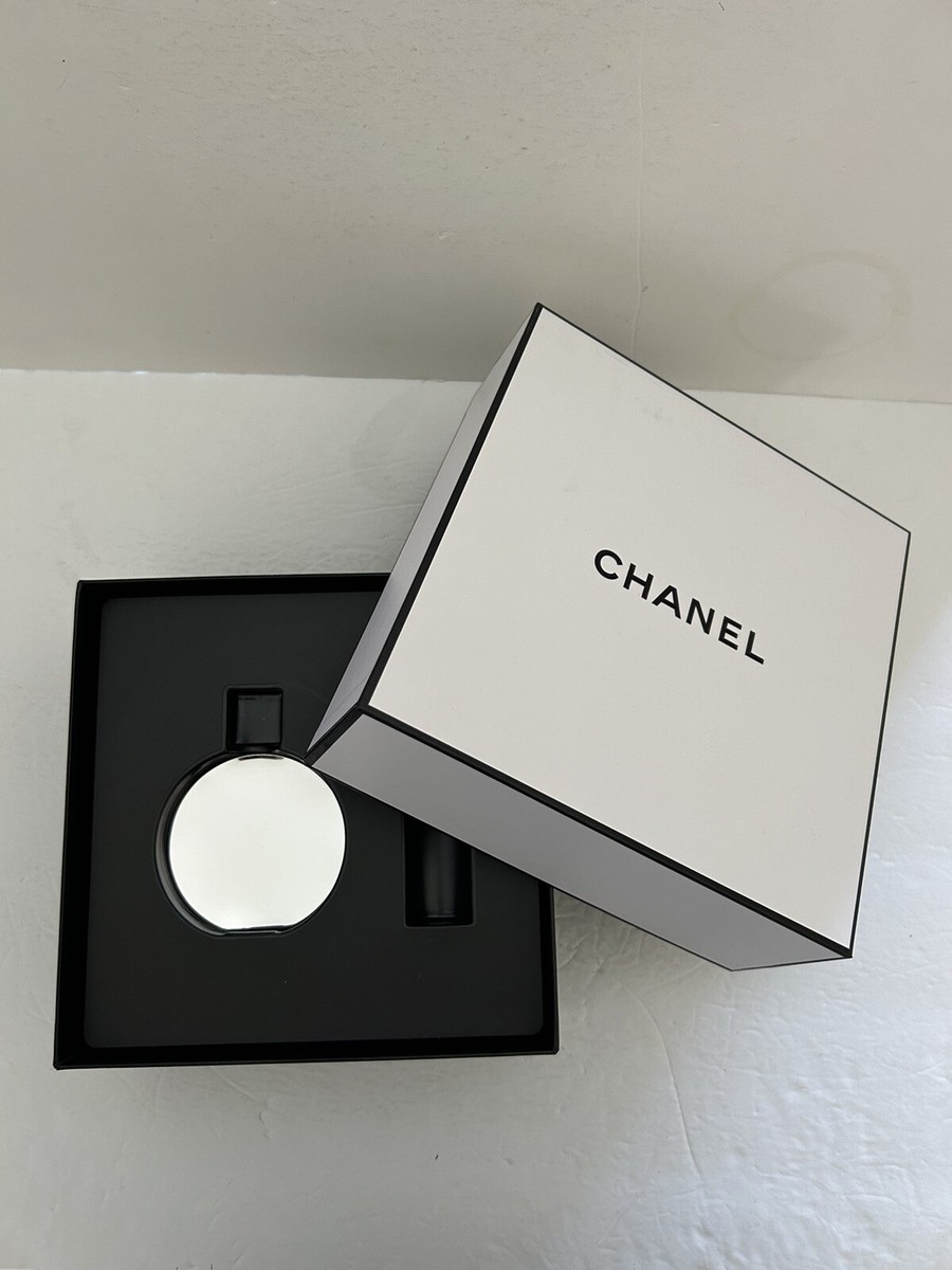 chanel signature box