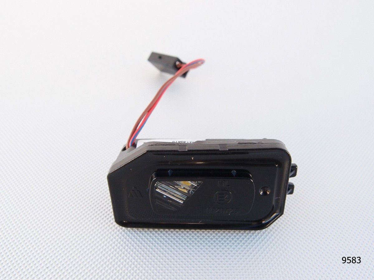 OEM MERCEDES A W177 CLA W118 RIGHT side MIRROR PUDDLE LAMP LED RH