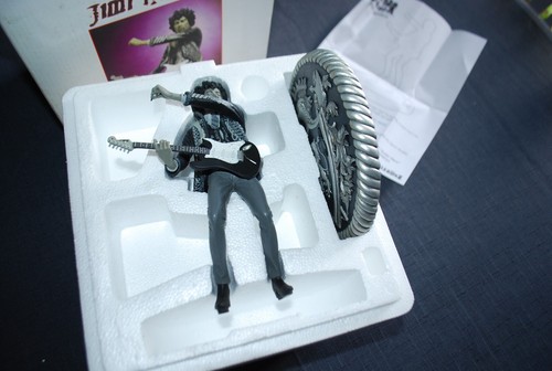 KNUCKLEBONZ RETROSPECTIVE SERIES JIMI HENDRIX GUITAR HERO NEUF BOITE - Picture 7 of 7