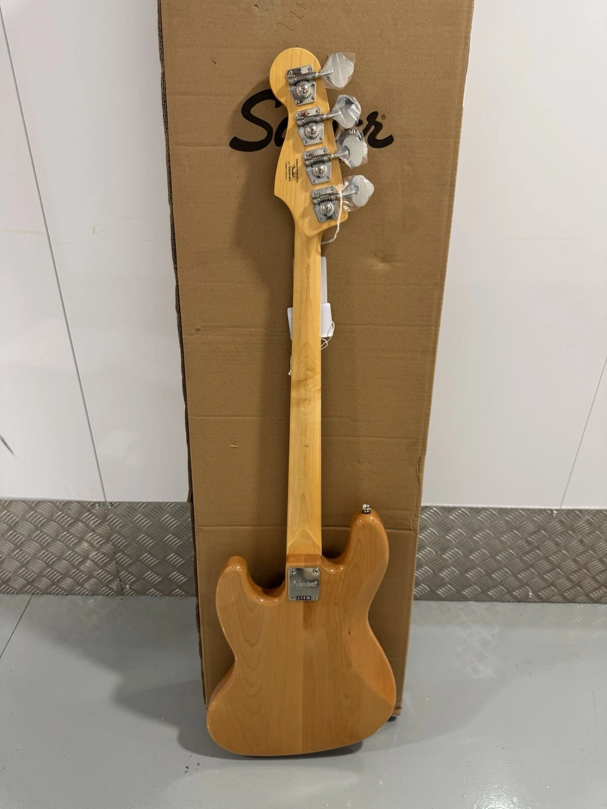 Squier Fender Classic Vibe Active 70s Jazz Bass Ocean Turquoise Guitar Brand New 6