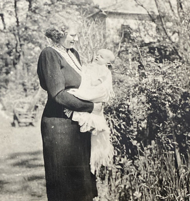 1940s Woman Lady Holding Cute Adorable Baby Curly Hair Kid Original Photo P17r24