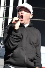 Fred Durst of Limp Bizkit performs the third final day of Reading - Old Photo 6