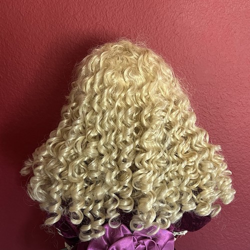 Patricia Loveless Repro Doll Bernardette Music Sleeping Beauty 139/200 SEE VIDEO - Picture 7 of 17