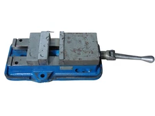 Kurt D40 4″ Machine Vise 6.5" Opening with Handle and Jaws 010946