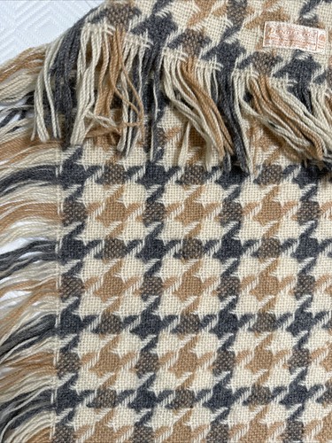 VTG Pendleton 100% Wool Blanket, Fringe, Tan Gray Cream Plaid, 57 x 72 Excellent - Picture 4 of 12