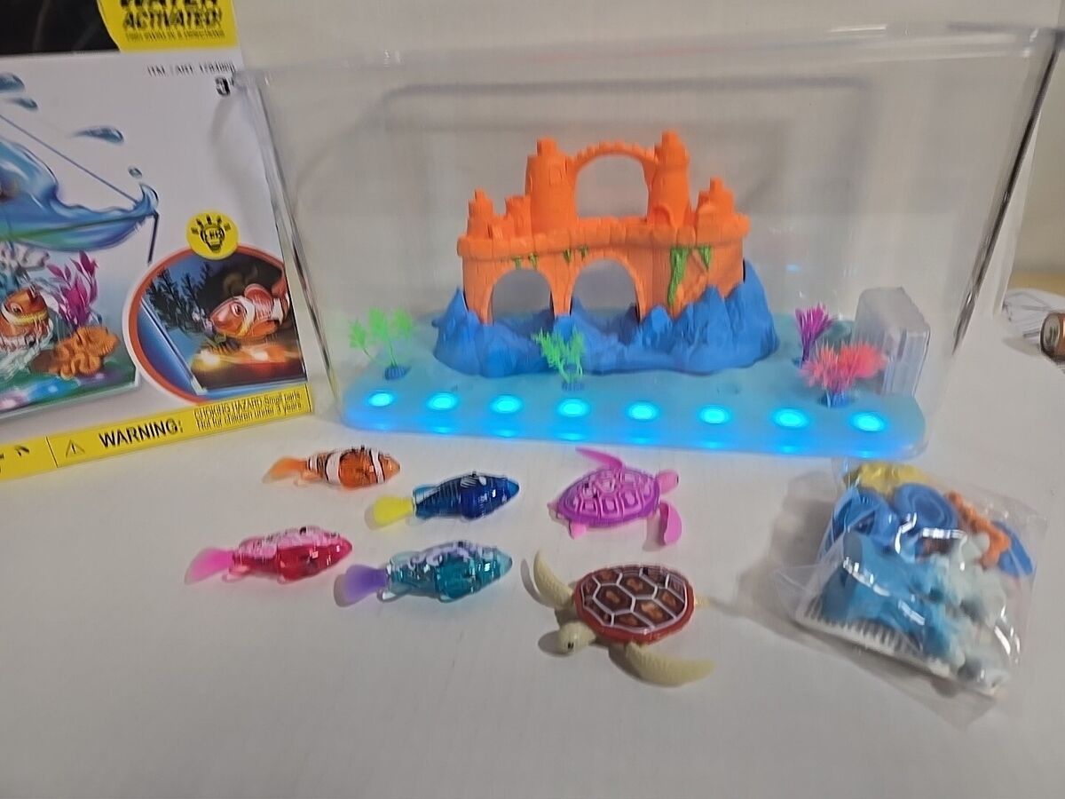 ru-ruru Zuru Robo Alive Light Up Aquarium Set 17 Piece Water