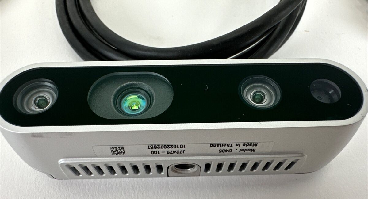 Intel RealSense Depth Camera D435 Silver with locking USB C Intel RealSense Depth Camera D435 Silver with locking USB C