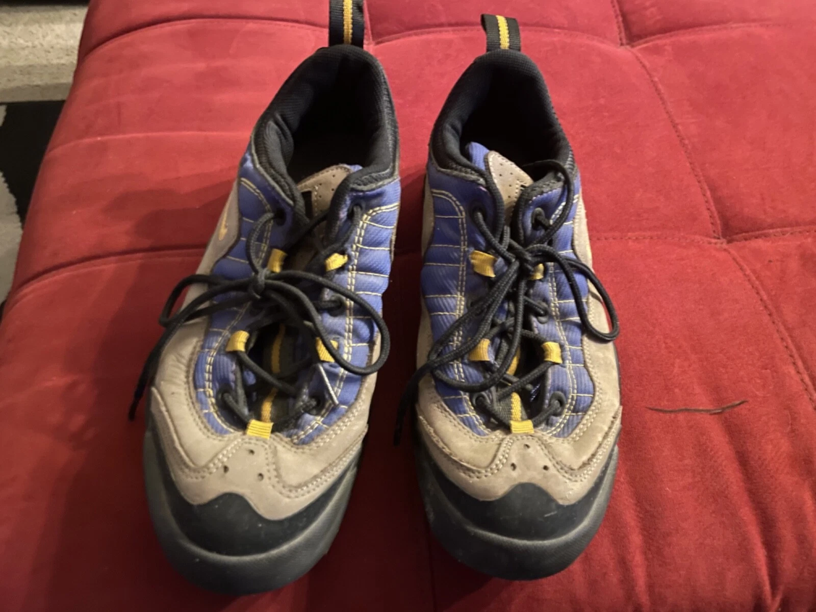 Nike hiking shoes mens size 10