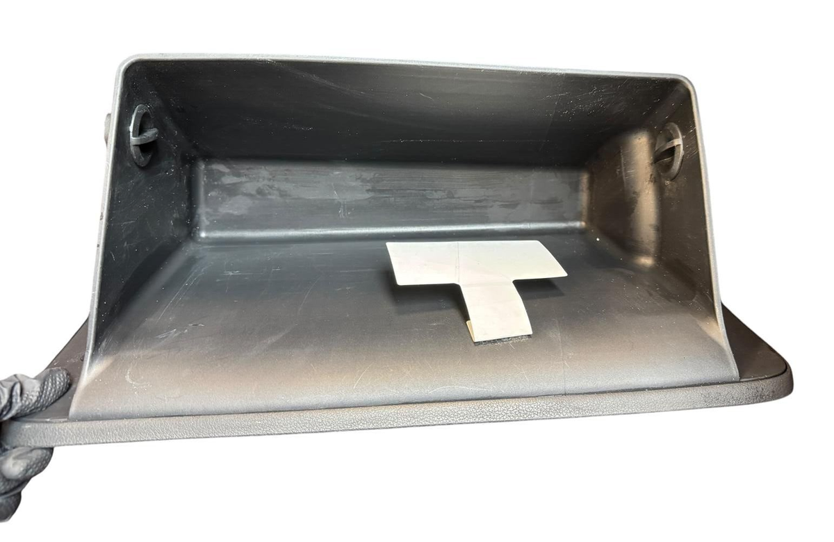 2018-2021 HYUNDAI KONA COMPARTMENT STORAGE GLOVE BOX BLACK 53317