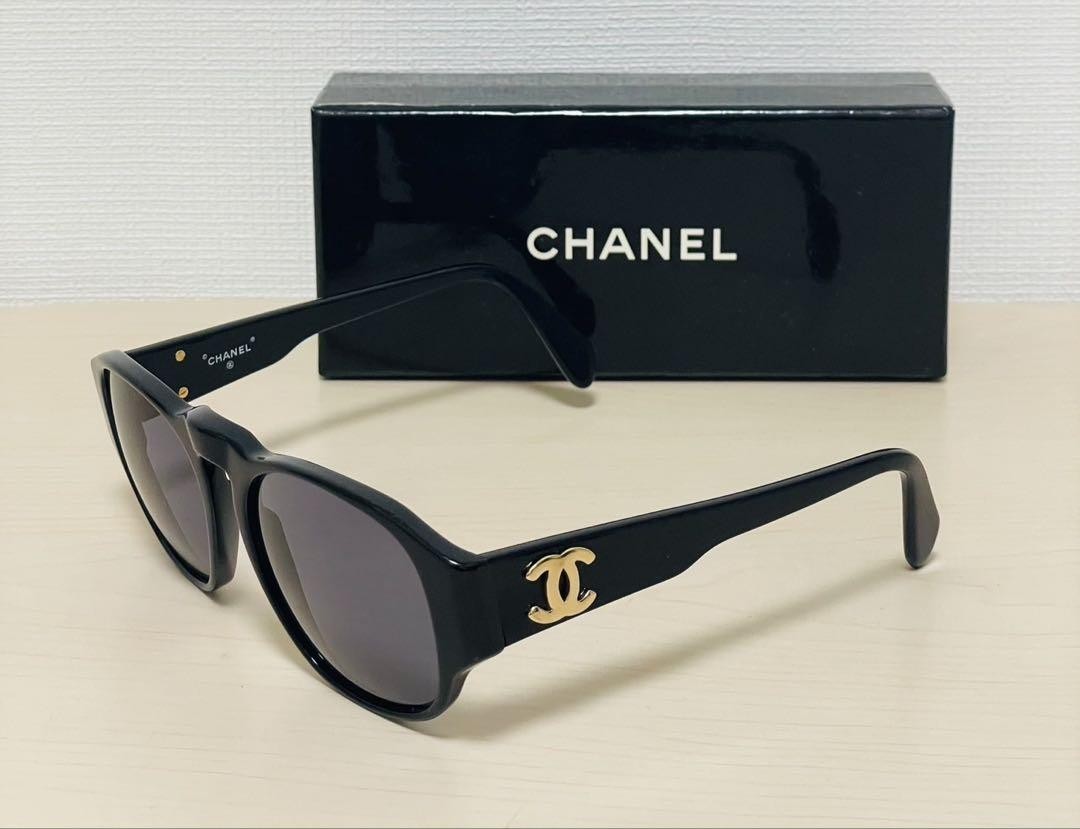 CHANEL Black Coco Mark Logo Sunglasses with Original Box