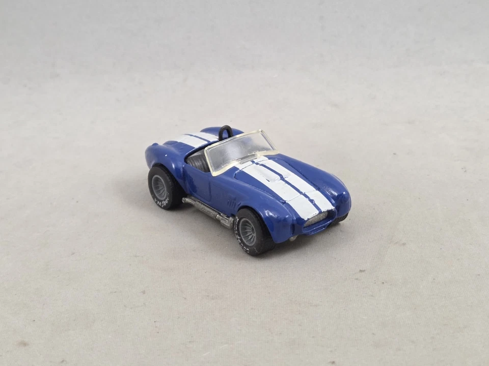 Hot Wheels Real Riders Classic Cobra circa 1:58 cerchi grigi - Immagine 3 di 4
