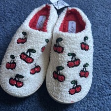 Women  s Slippers
