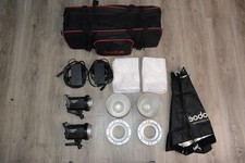 Godox Litemons LA150Bi Bi-Color LED 2-Light Kit w/Stands  Softboxes