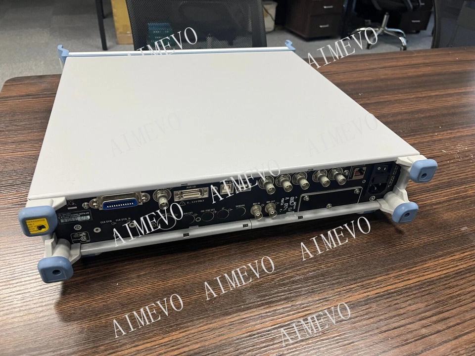 R&S Rohde & Schwarz SMA100A Signal Generator 9 kHz to 3 GHz opt:B22 B103 - Image 3 of 3