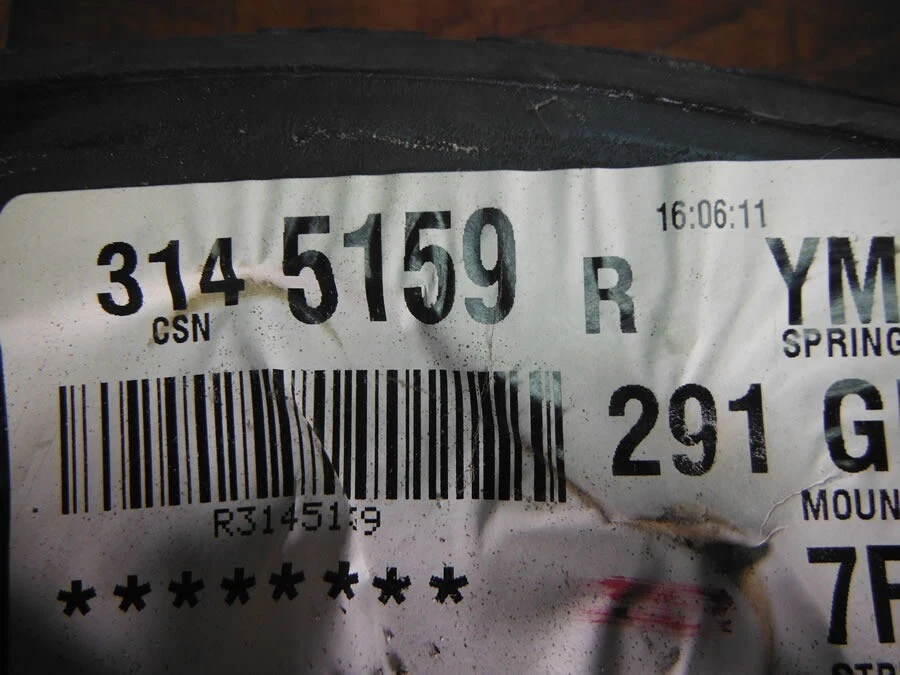 08 Chevrolet Impala LS 3.5 V6 задняя пружина крепление кронштейн в сборе L R - Изображение 4 из 4