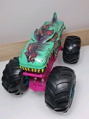Hot Wheels Zombie Wrex Monster Truck Monster Jam 1:24 2016 