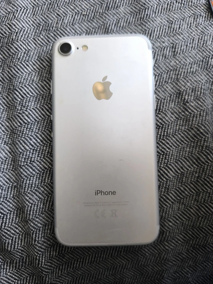 Apple iPhone 7 · 32GB, photo 4 sur 5