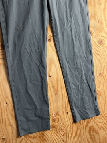 Vuori Meta Pants Mens 34x29 Athletic Slim Fit Grey V430S Stretch Golf Hiking - Picture 3 of 13