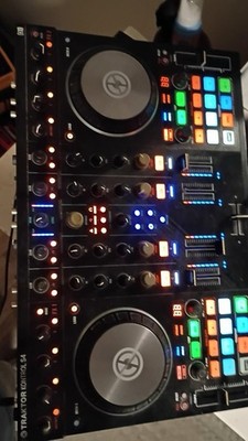 Native Instruments DJ Music Mixer