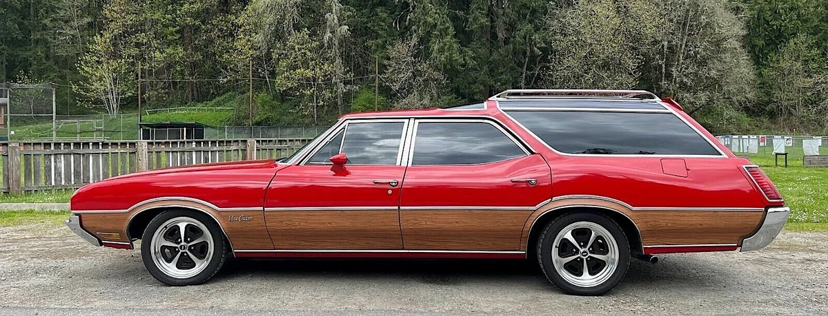 1972 Olds Vista Cruiser Is a Wagon With a View